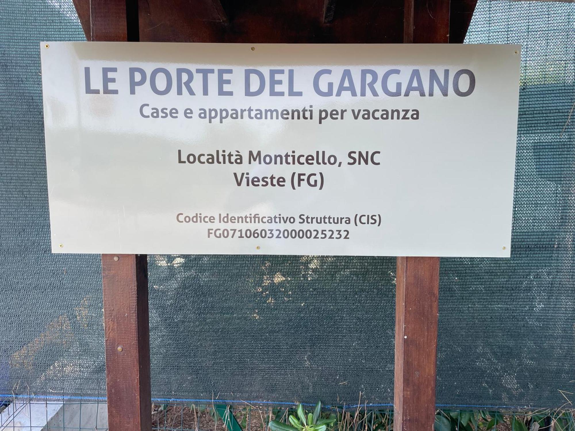 Appartamenti Le Porte Del Gargano Βιέστε Εξωτερικό φωτογραφία